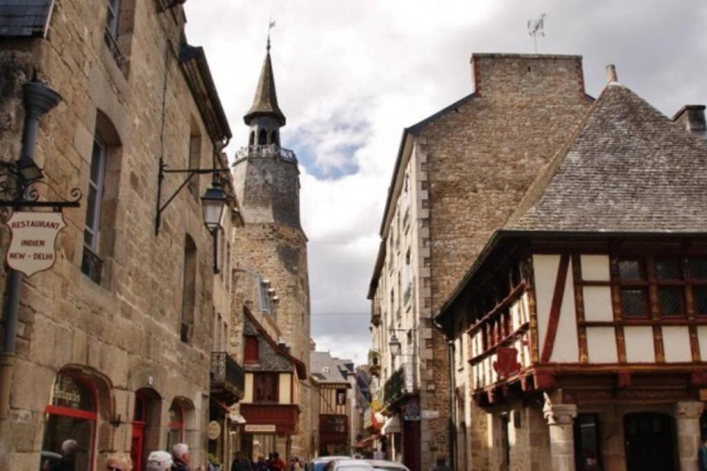 Ferienwohnung T2 Situe Au Coeur Du Centre Historique De Dinan Exterior foto