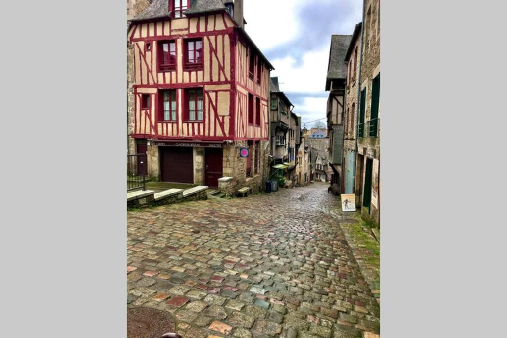 Ferienwohnung T2 Situe Au Coeur Du Centre Historique De Dinan Exterior foto