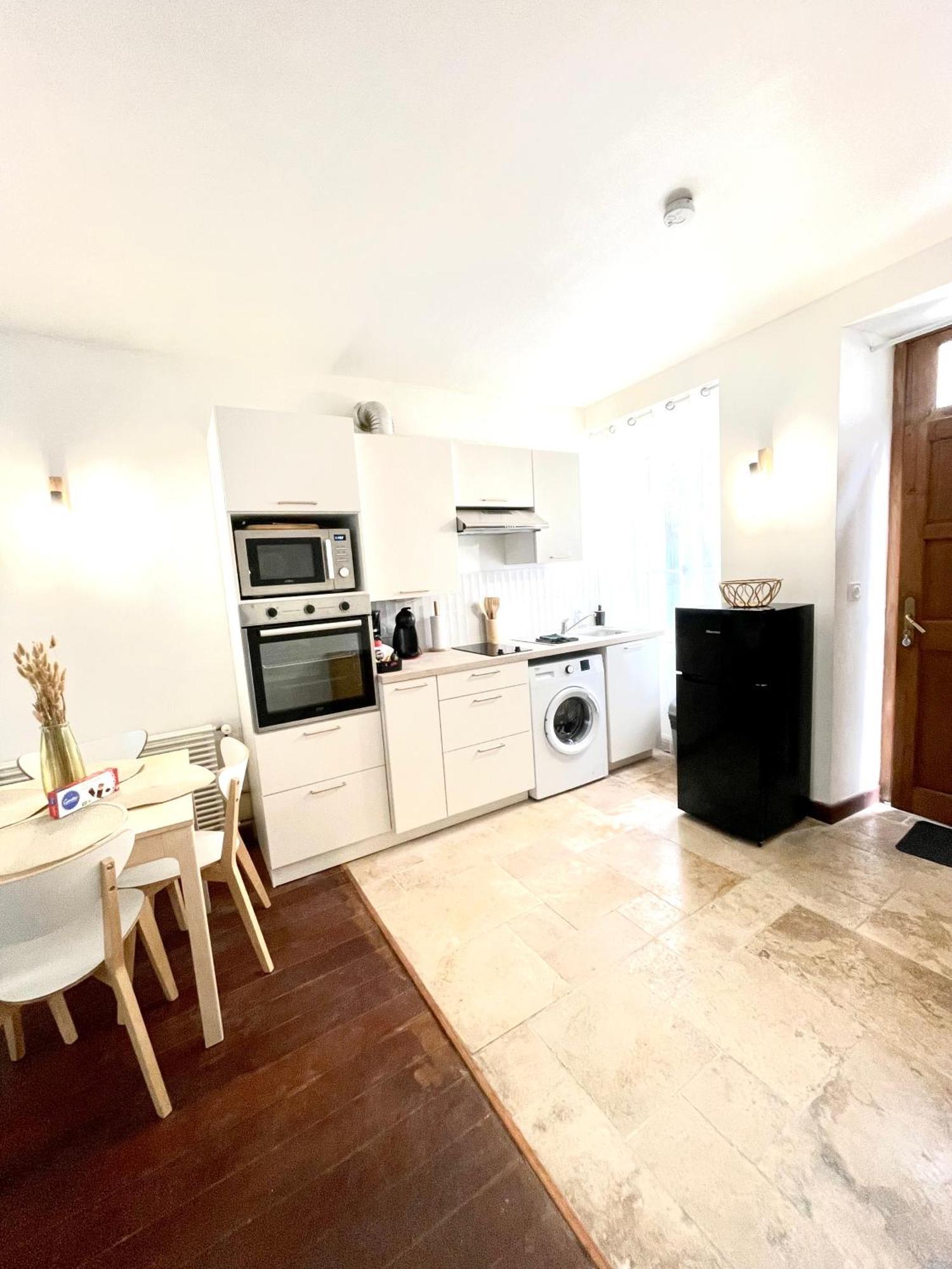 Ferienwohnung T2 Situe Au Coeur Du Centre Historique De Dinan Exterior foto